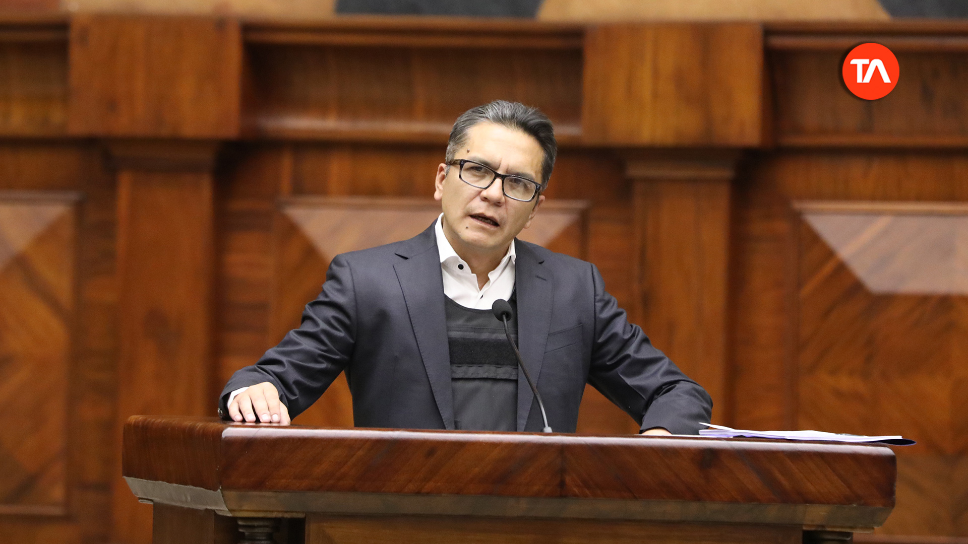 Con 47 votos el correísmo salva de censura a Wilman Terán y Barreno